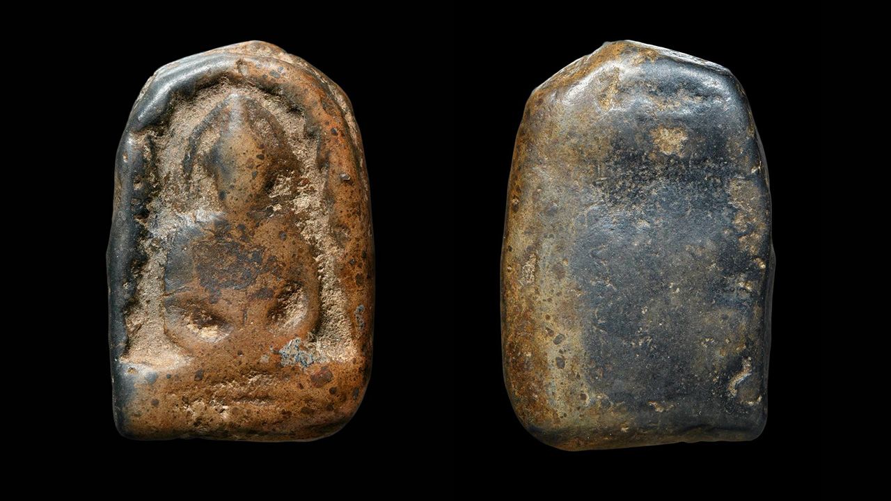 พระกำแพงซุ้มกอ พิมพ์กลาง กรุลานทุ่งเศรษฐี ของณัฐปคัลภ์ อินวงศ์.