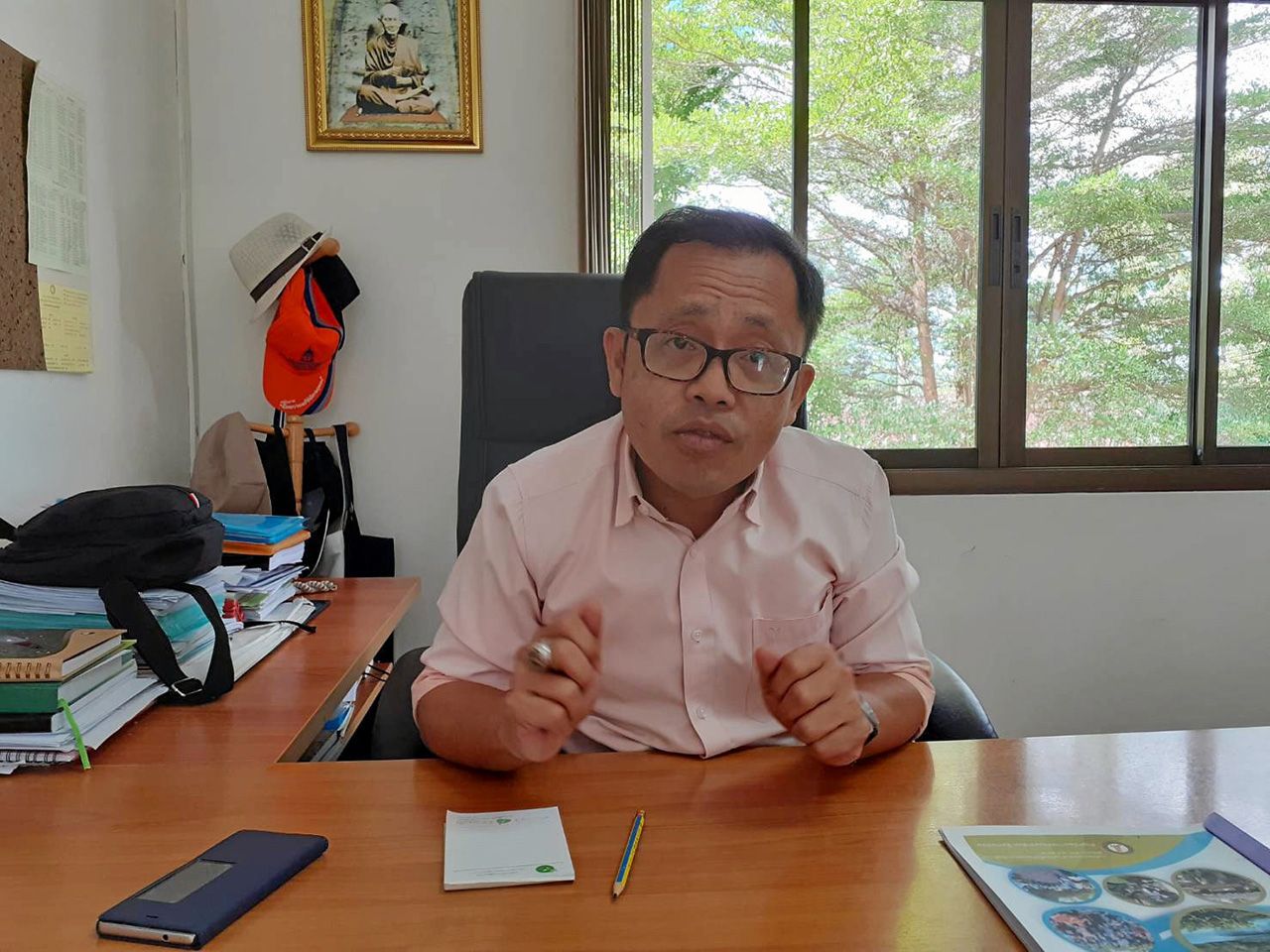 นายวุฒิพล มณฑาทอง ปลัด อบต.เวียงตาล ภูมิใจที่ได้รับรางวัล “ดีเด่น”.