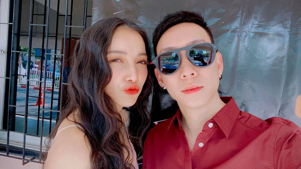 แพท-เบนซ์ ขอบคุณภาพจากเฟซบุ๊ก Akarakit Worarojcharoendet