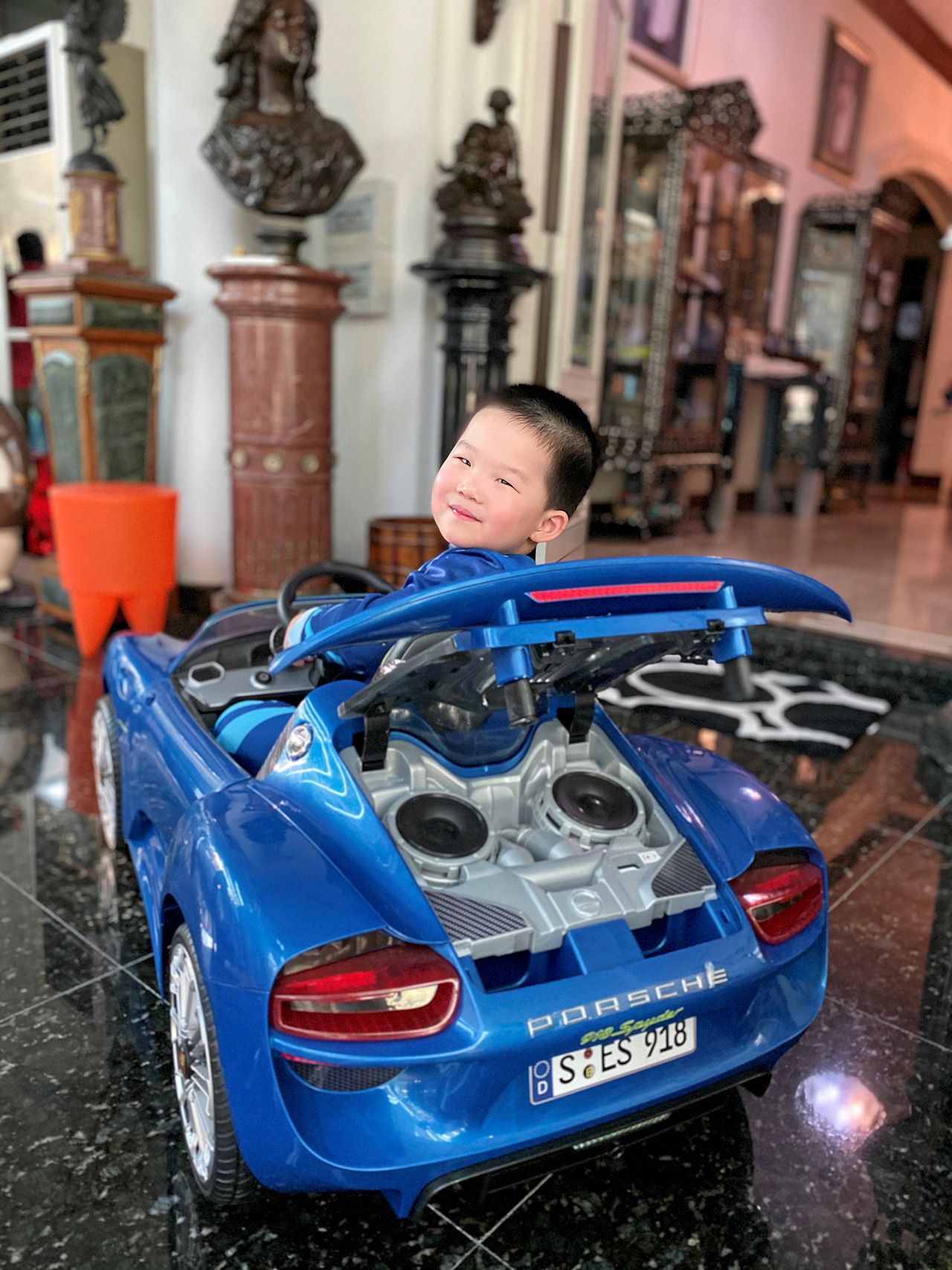 “น้องพลัส อินทรภูวศักดิ์”