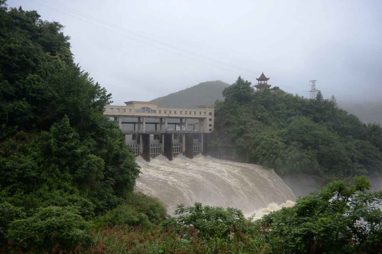 ทางการจีนเร่งปล่อยน้ำออกจากอ่างเก็บน้ำในมณฑลอันฮุย หลังฝนตกต่อเนื่องจนระดับน้ำสูงเกินระดับควบคุม