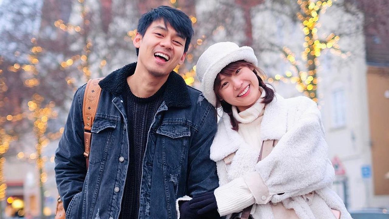 คู่นี้ก็หวาน แดน–วรเวช โพสต์ว่า เมื่อกี้ แพทตี้–อังศุมาลิน ส่งรูปนี้มาให้ในไลน์ พร้อมข้อความว่า “เมื่อโลกปลอดภัยแดดดี้พาหนูไปเที่ยวอีกนะค๊า” ...อ้อนเก่งขนาดนี้ แดดดี้ ไม่รีบขอบ้างเหยอ?