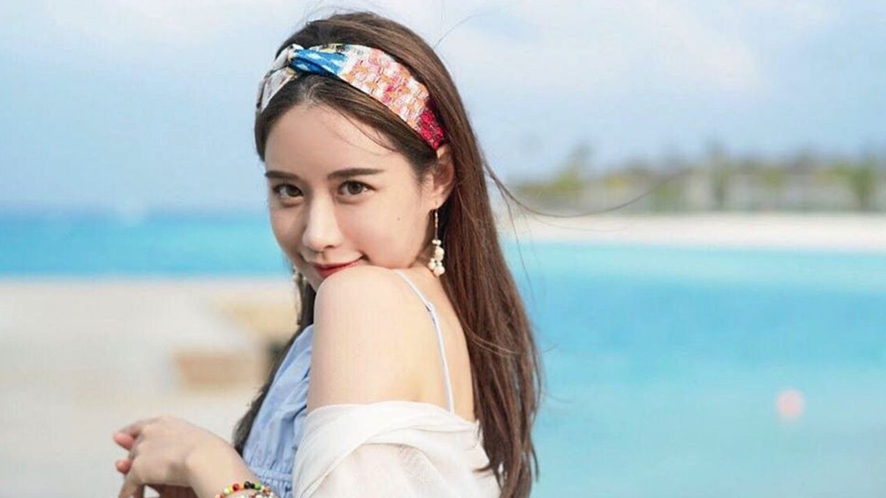 เป็นข่าวดีในรอบหลายเดือนมานี้เมื่อ โทนี่ รากแก่น ขอแต่งงาน แก้ว–จริญญา พอโพสต์ภาพลง IG ฟาง–ธนันต์ธรณ์ เพื่อนสาววง FFK ก็เข้ามาร้องกรี๊ดดดดด...ไปถาม พี่ว่าน ซิ มีเซอร์ไพรส์มั้ย?