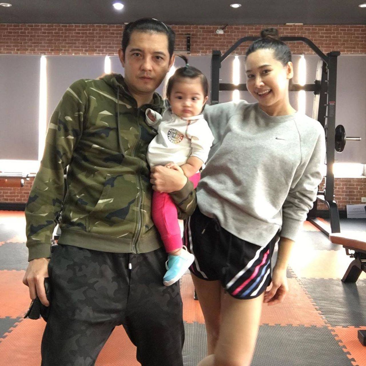 หนุ่ม-ติ๊ก-น้องวีจิ ขอบคุณภาพจากไอจี @mama_veeji