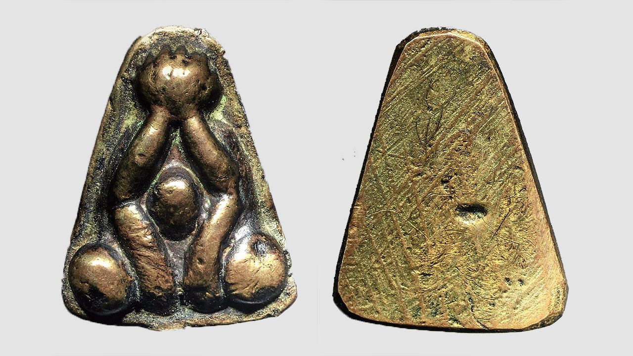 พระปิดตามหาอุตม์ พิมพ์ชะลูดใหญ่ หลวงพ่อทับ วัดอนงคาราม ของ โฆษิต ธีรศรีศุภร.