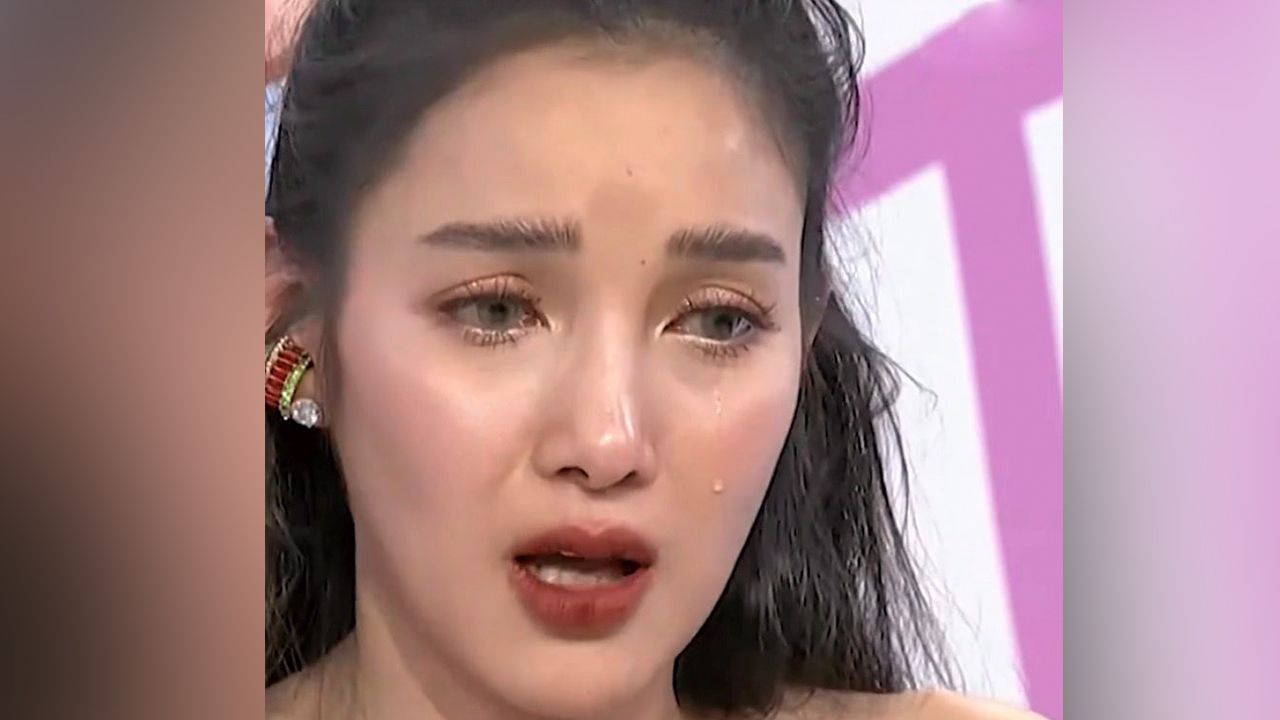 แพท–ณปภา เคลียร์จบแล้วสัมพันธ์ เบนซ์ เรซซิ่ง ใน “แชร์ข่าวสาวสตรอง” ช่องไทยรัฐทีวี แพท บอกแล้วจะเห็นน้ำตา แพท เป็นครั้งสุดท้าย นี่ล่ะ สาวสตรองของแท้!
