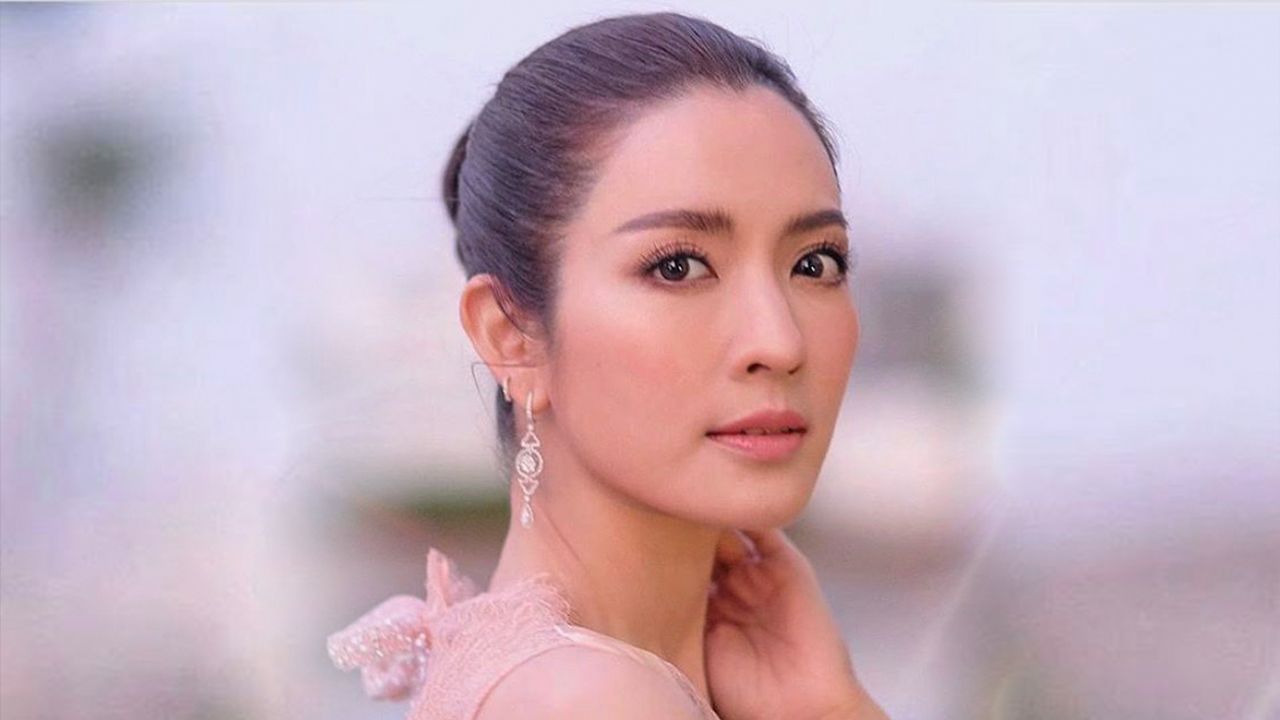 กำลังใจแพทอยู่นี่นะ แอฟ–ทักษอร พิธีกรเคียงข้างนี่ไง สอนน้อง อย่าหวั่นไหวกับอะไร มองเป้าหมายคือลูก แม่สุดสตรองคนนี้ก็ผ่านมาแล้ว.