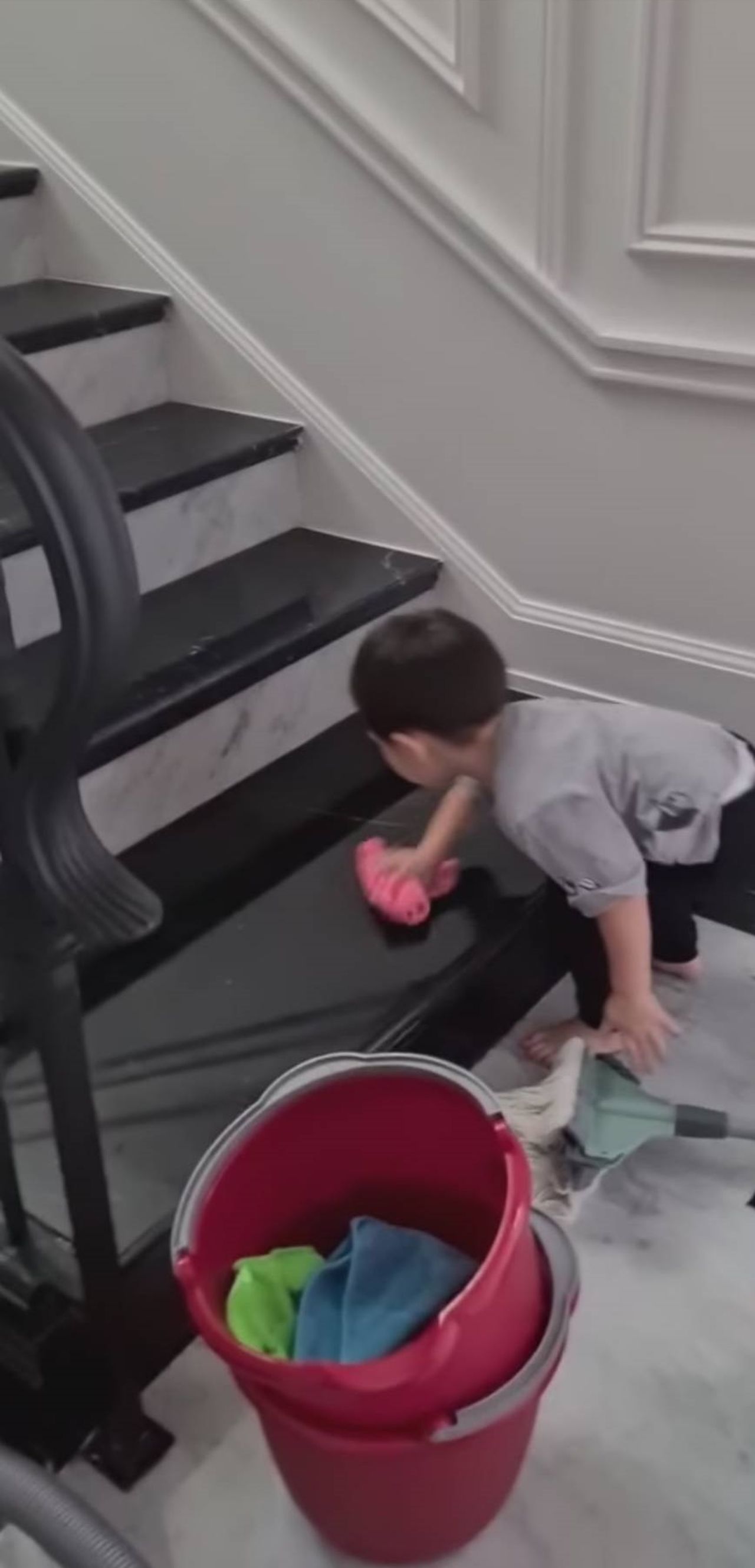 ขอบคุณภาพจากไอจี @chomismaterialgirl