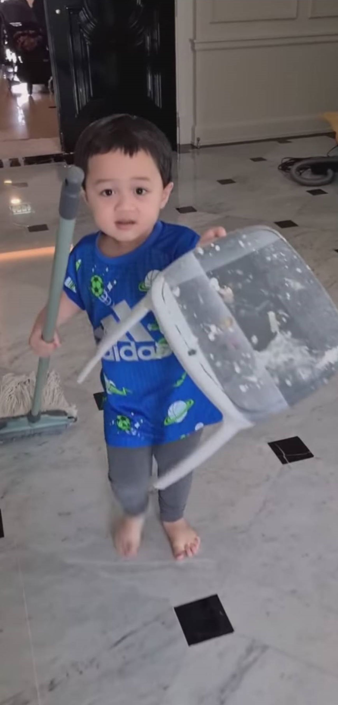 ขอบคุณภาพจากไอจี @chomismaterialgirl