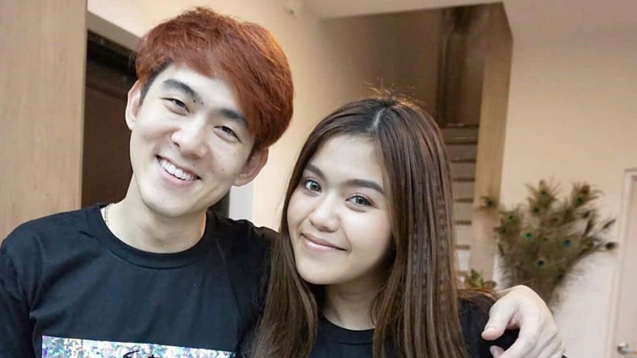 ลูกผู้ชายตัวจริงต้องคนนี้ อ๊อฟ–ศุภณัฐ รักเปิดเผย เอาเค้กไปให้ ธัญญ่า อาร์สยาม เนื่องในโอกาสครบรอบ 1 ปีที่ทักไดเรกแมสเสจไปคุย และขอเป็นแฟนอย่างเป็นทางการ...หมดยุคอีแอบแล้ว!