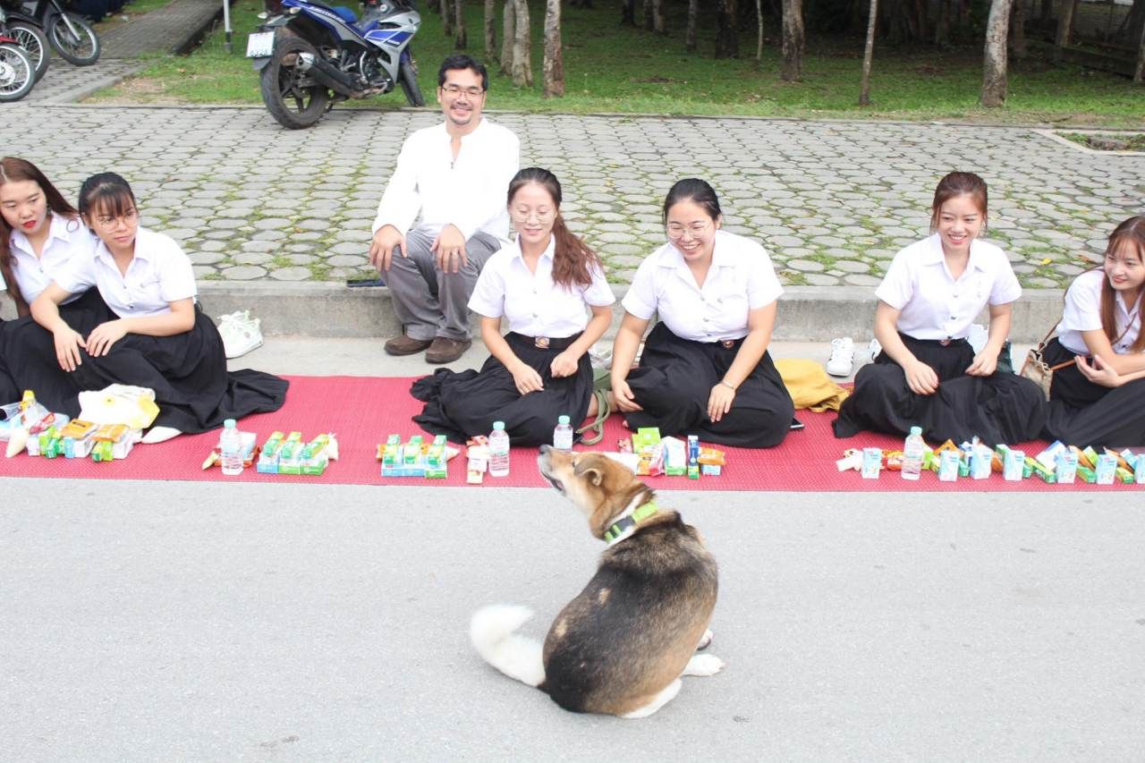 พี่กลัวจะเหงาเลยนั่งเกาให้ดู