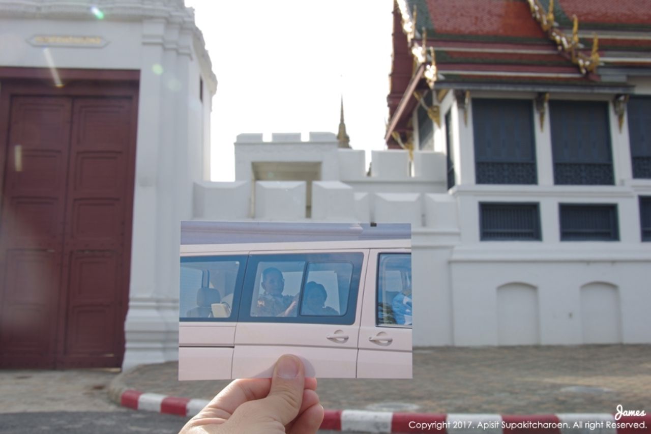 5 ธันวาคม 2554 ในหลวง รัชกาลที่ 9 เสด็จออกมหาสมาคมเนื่องในโอกาสเฉลิมพระชนมพรรษา ครบ 84 พรรษา 