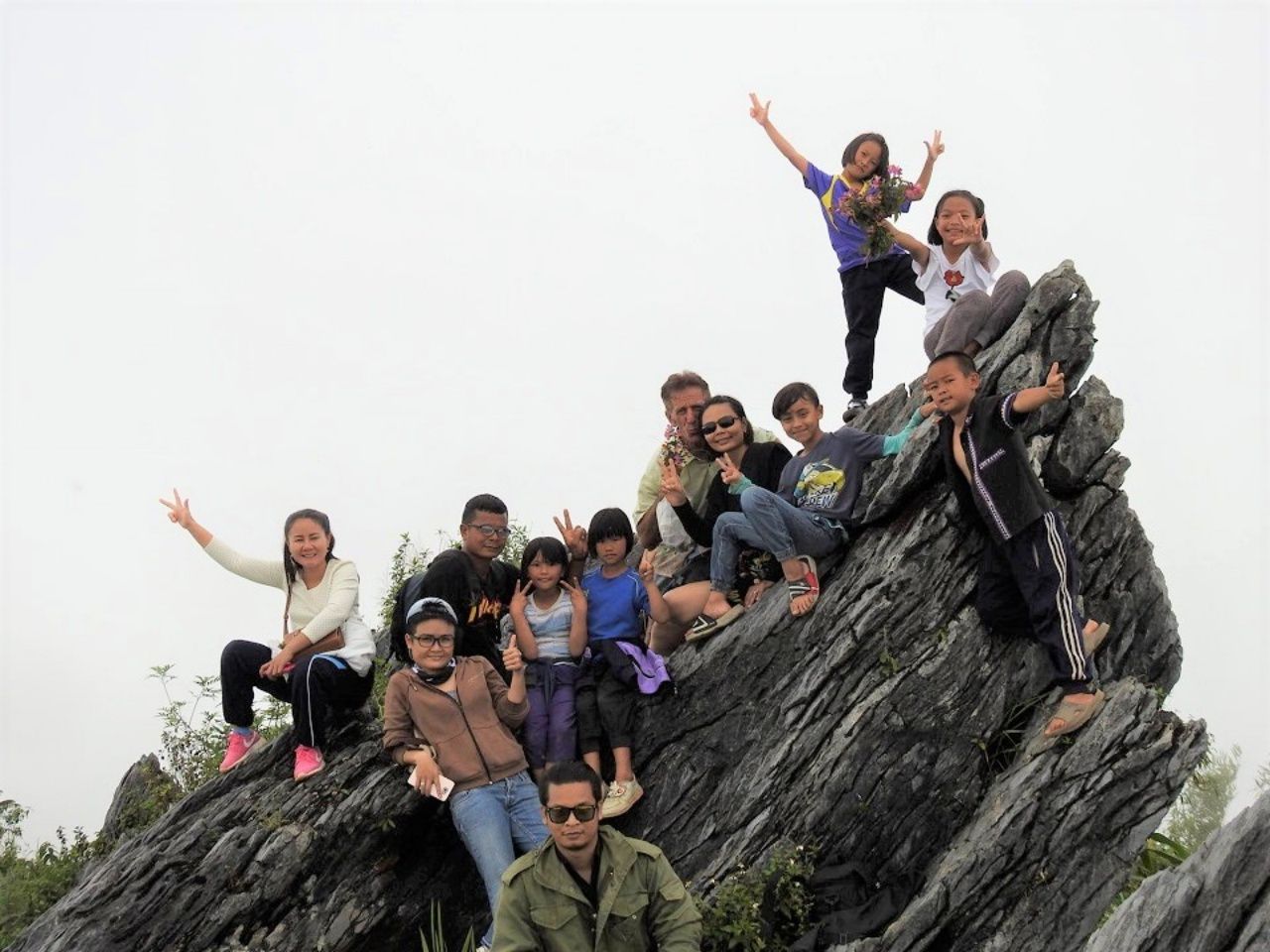 ดอยผาตั้ง อ.เวียงแก่น จ.เชียงราย นทท.ยังคงเดินทางไปต่อเนื่องช่วงวันหยุด และฝนก็ไม่ตก จะมีแค่ฝนเล็กน้อย แหล่งที่มา : ภาพผู้ประกอบการท่องเที่ยว