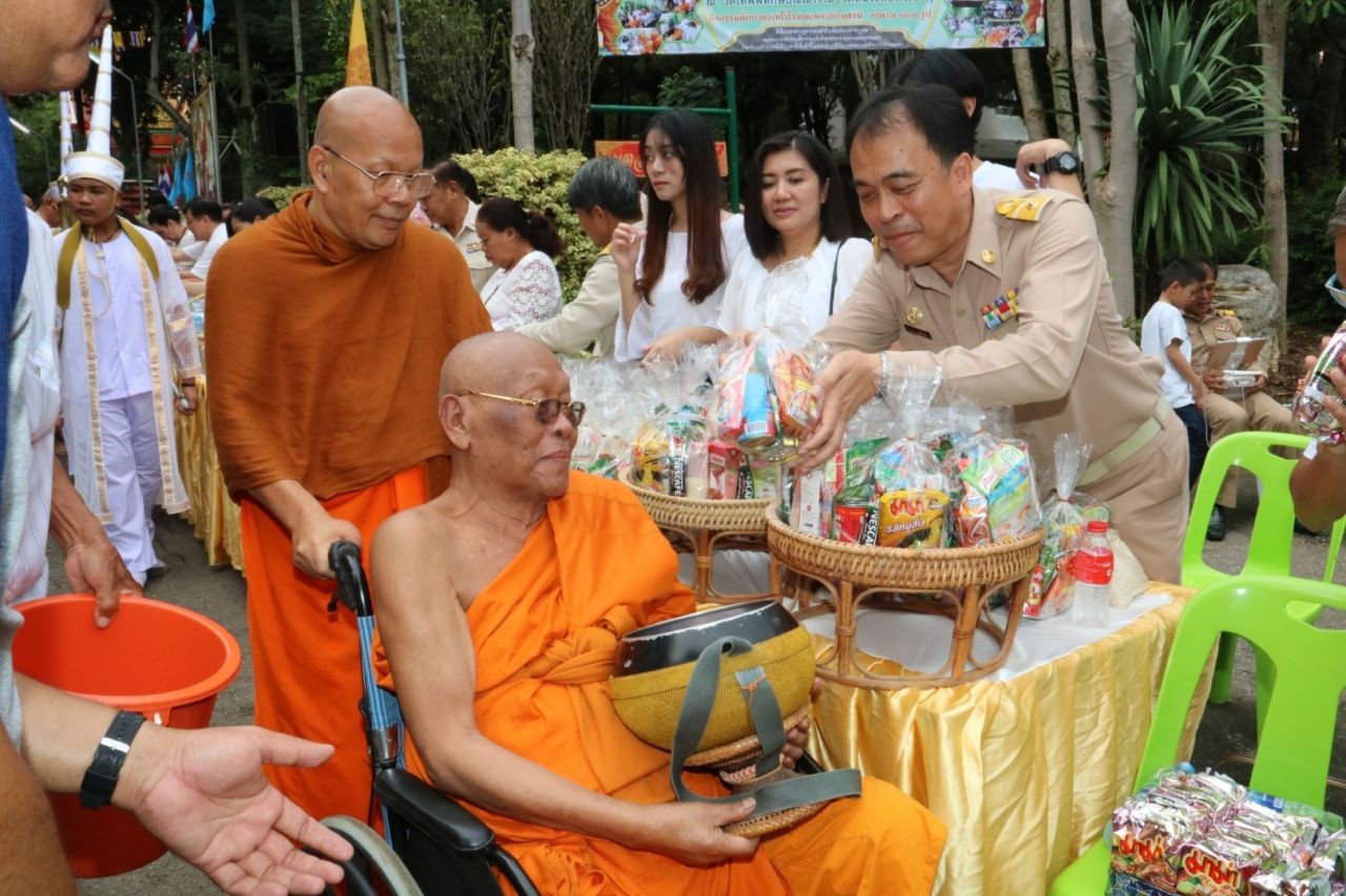 นายวิโรจน์ ศรีสังข์ นายกเทศมนตรีตำบลสีมามงคล 