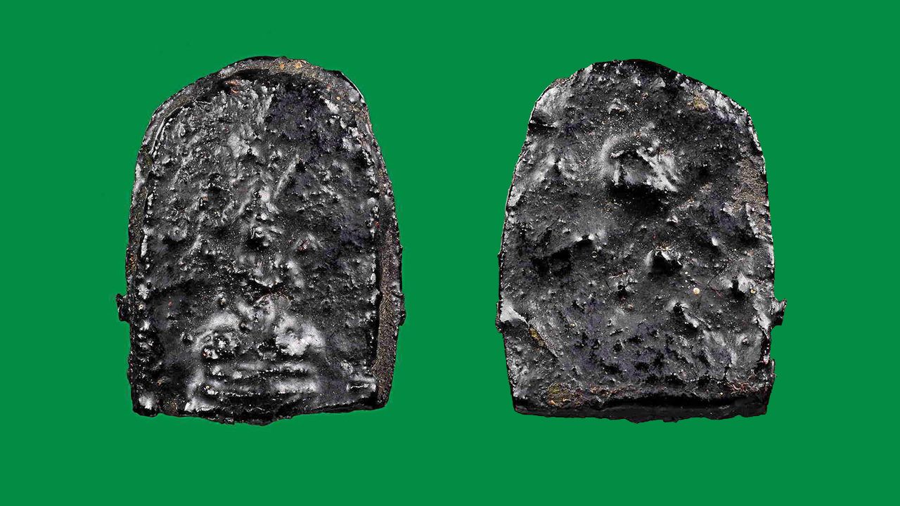 พระผงยาวาสนา (จินดามณี) พิมพ์ซุ้มรัศมีจุ่มรัก ของ พ๊อต นครชัยศรี.