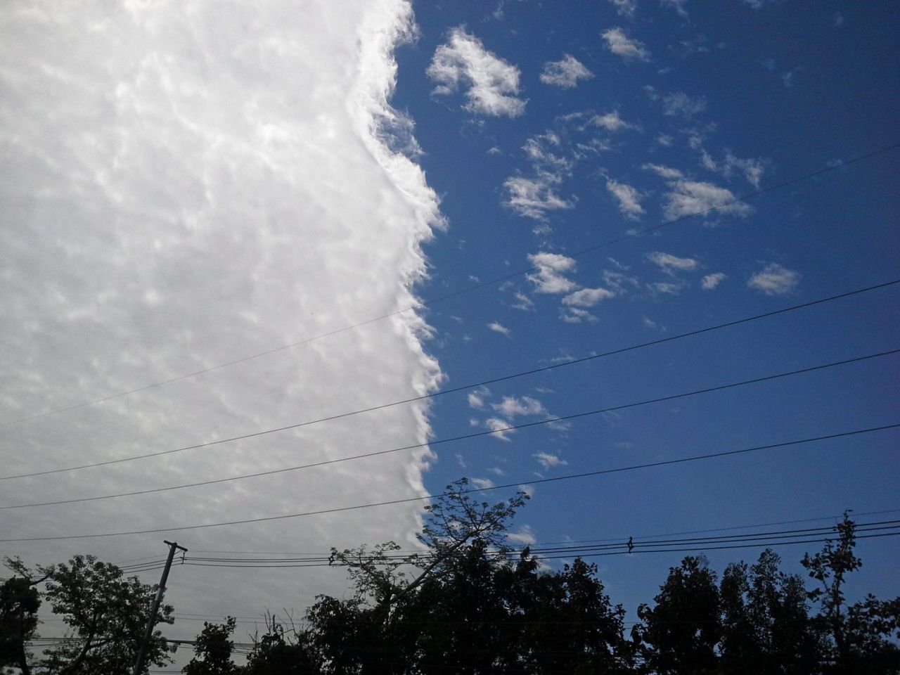 22 ธ.ค. 58 เกิดปรากฎการณ์ท้องฟ้าสองสีที่ จ.สุโขทัย