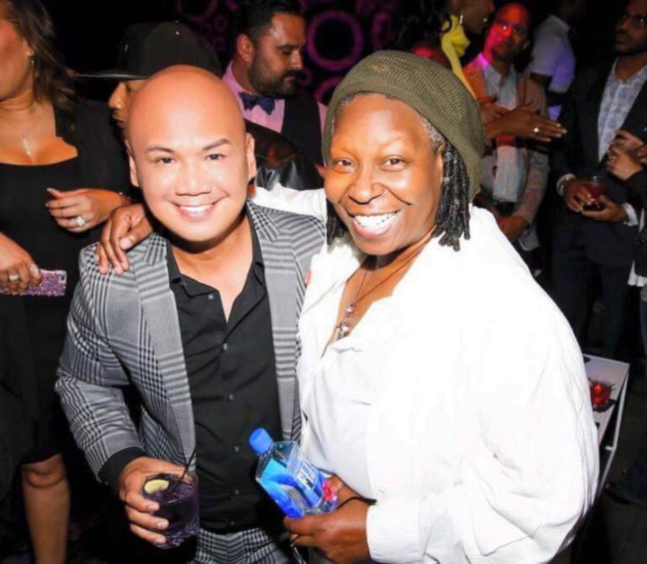  ซีซิลลิโอ้ อัสสันซิออน กับ ดาราฮอลลีวูดชื่อดัง วูปี โกลด์เบิร์ก 