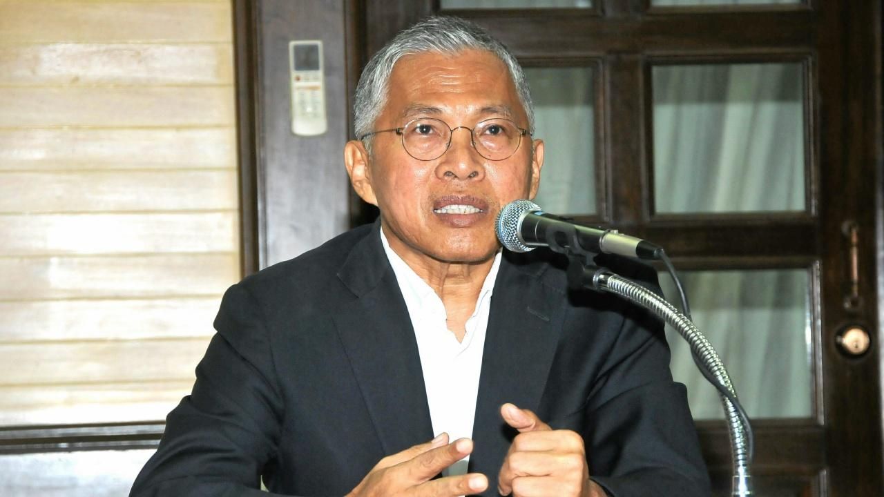 นายวัฒนา เมืองสุข