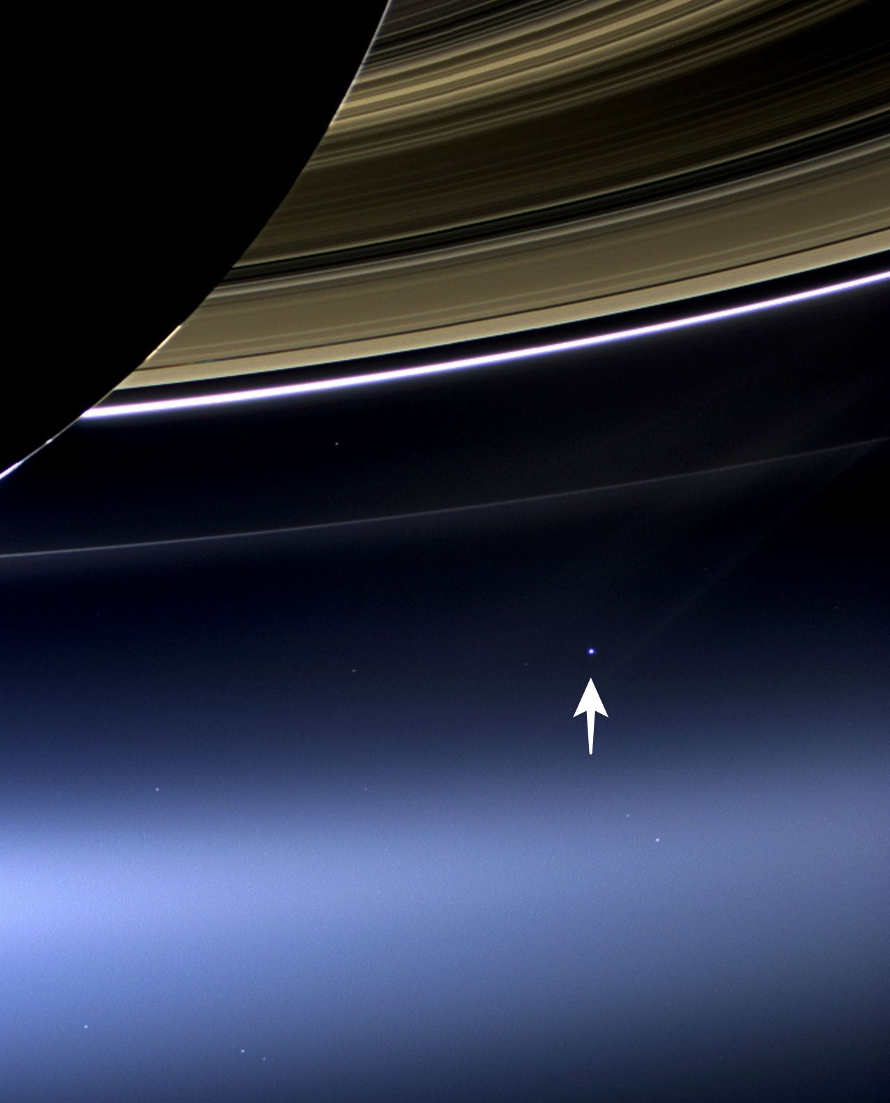 ยานแคสสินีถ่ายรูปโลกของเราจากดาวเสาร์