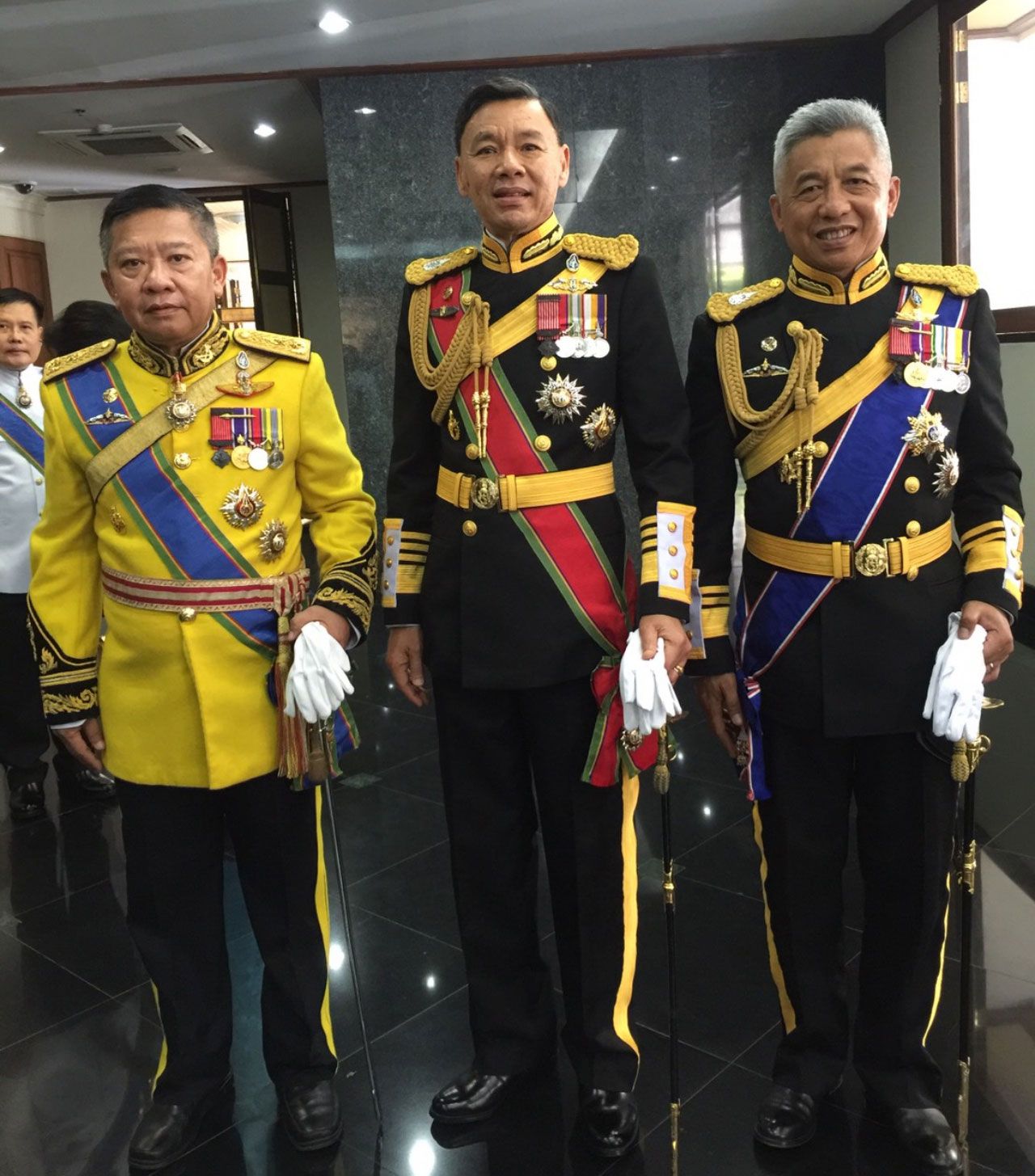 ร่วมงานพระราชพิธี