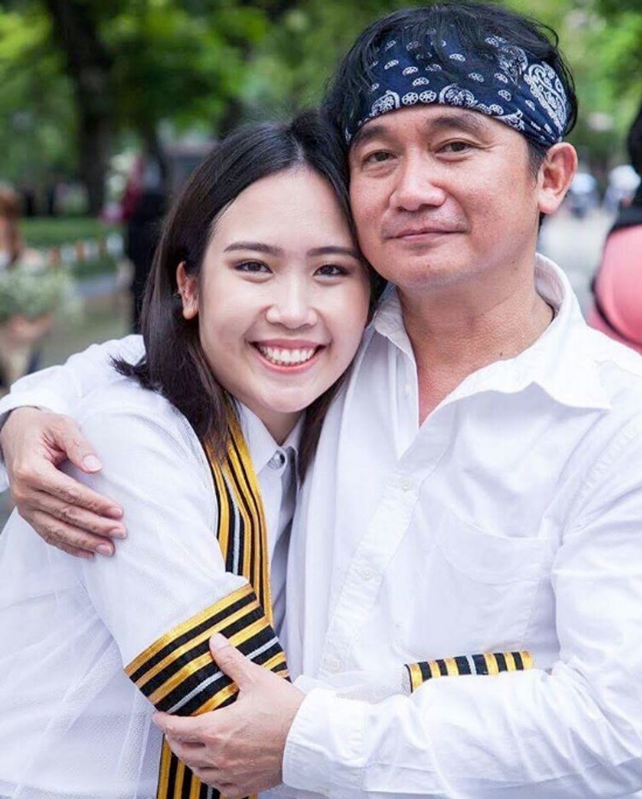 ลูกสาวรับปริญญาคุณพ่อชื่นใจ