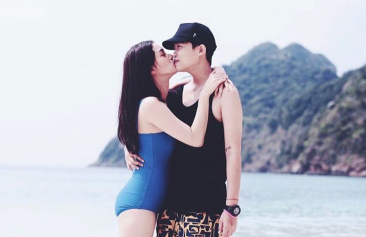 ยินดีกับ โม อมีนา และ พลอย แฟนว่าที่นักบิน