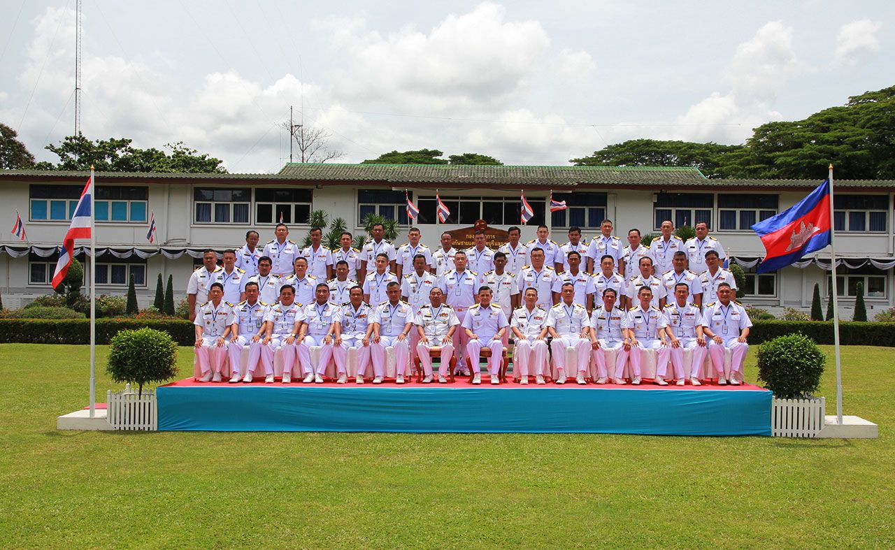 ถ่ายภาพที่ระลึกระหว่าง2กองทัพ