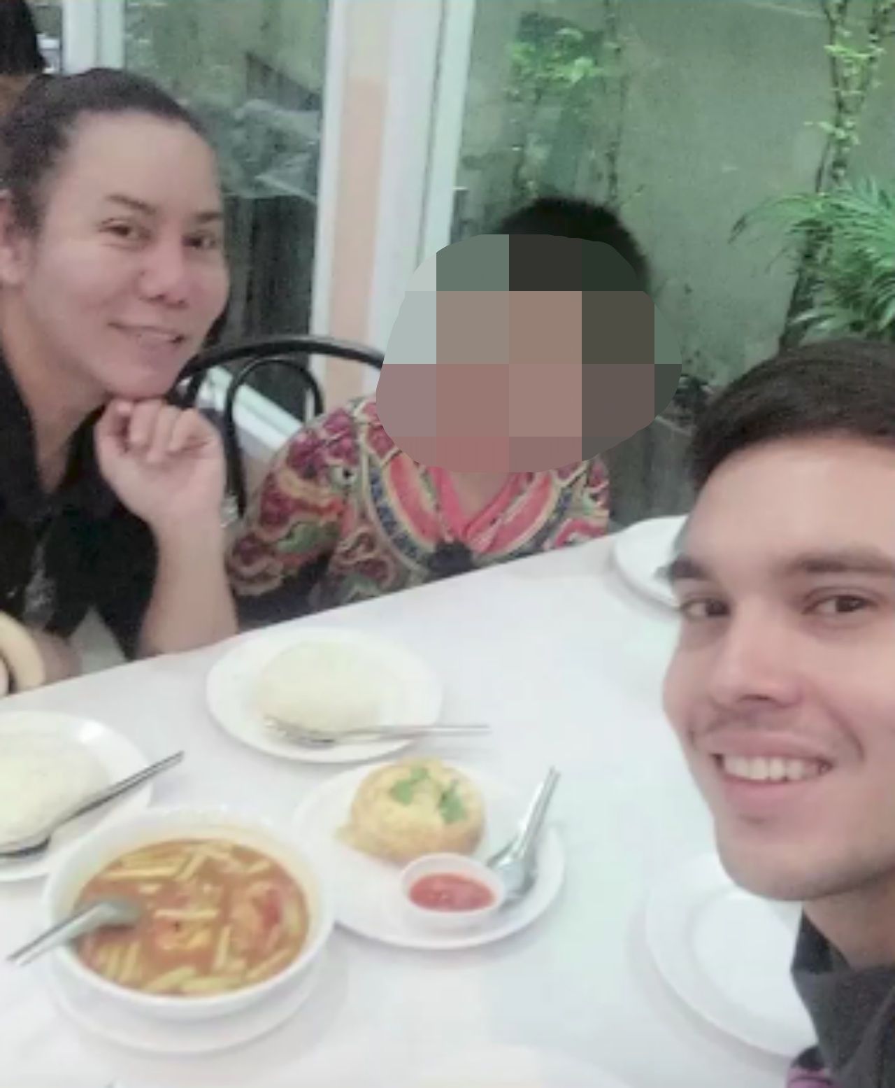 ครอบครัวอบอุ่น