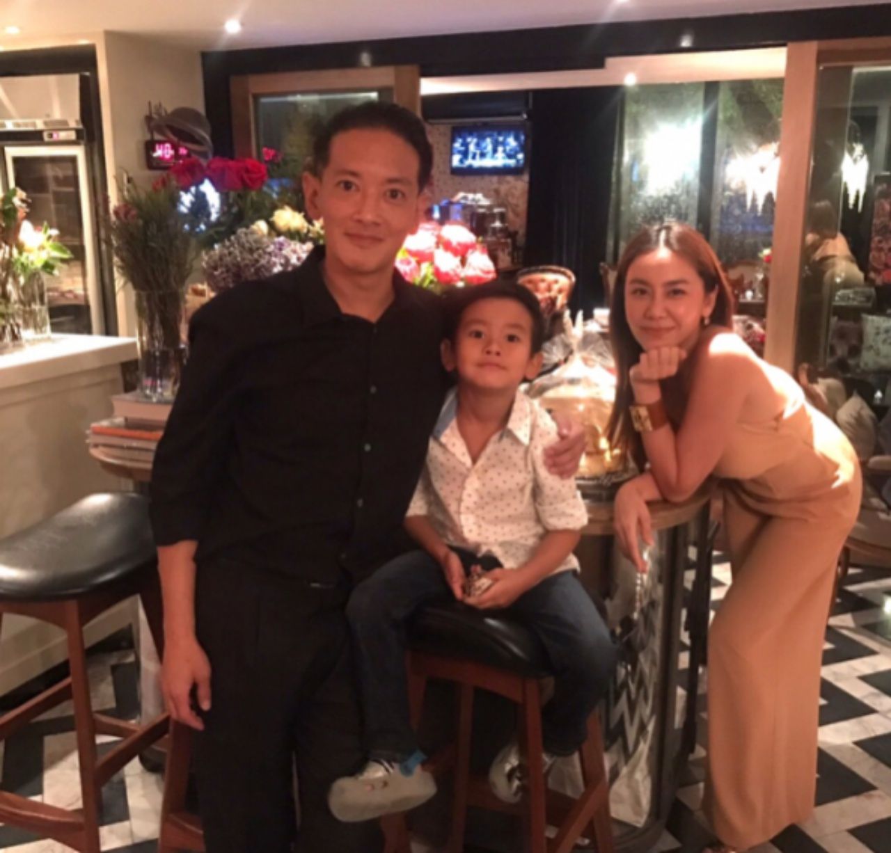 พ่อแม่ลูก สุดอบอุ่น