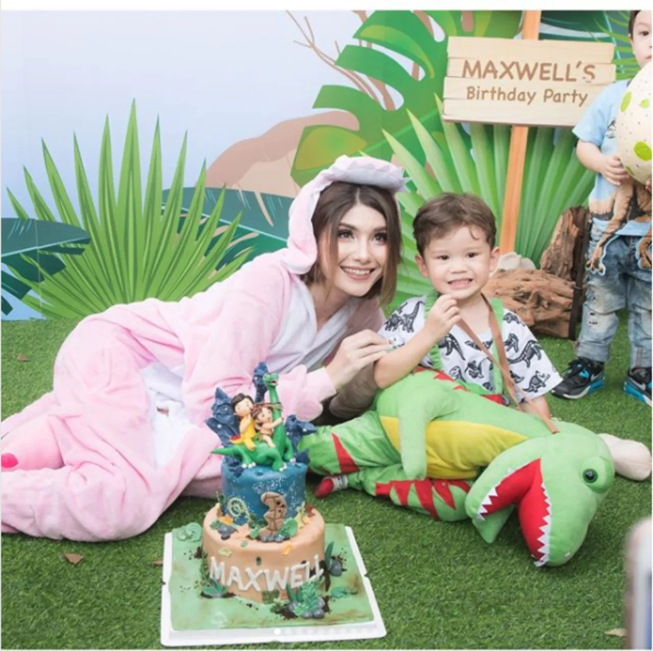 โซเชียลเดือด! ซาร่า บอกลูกเรียนอินเตอร์ โตไปจะได้ไม่เป็นพนง.เงินเดือน15,000