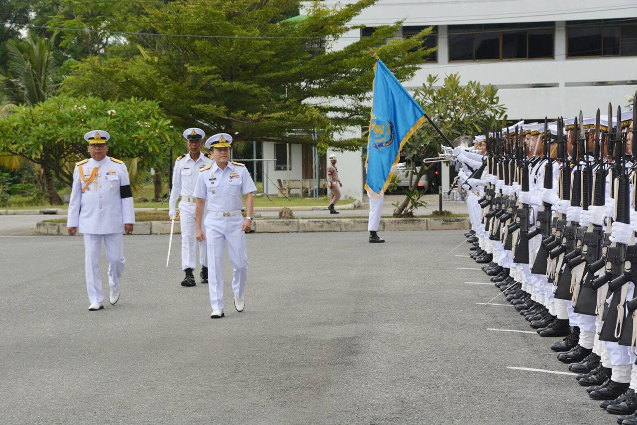 ตรวจแถวทหารกองเกียรติยศ