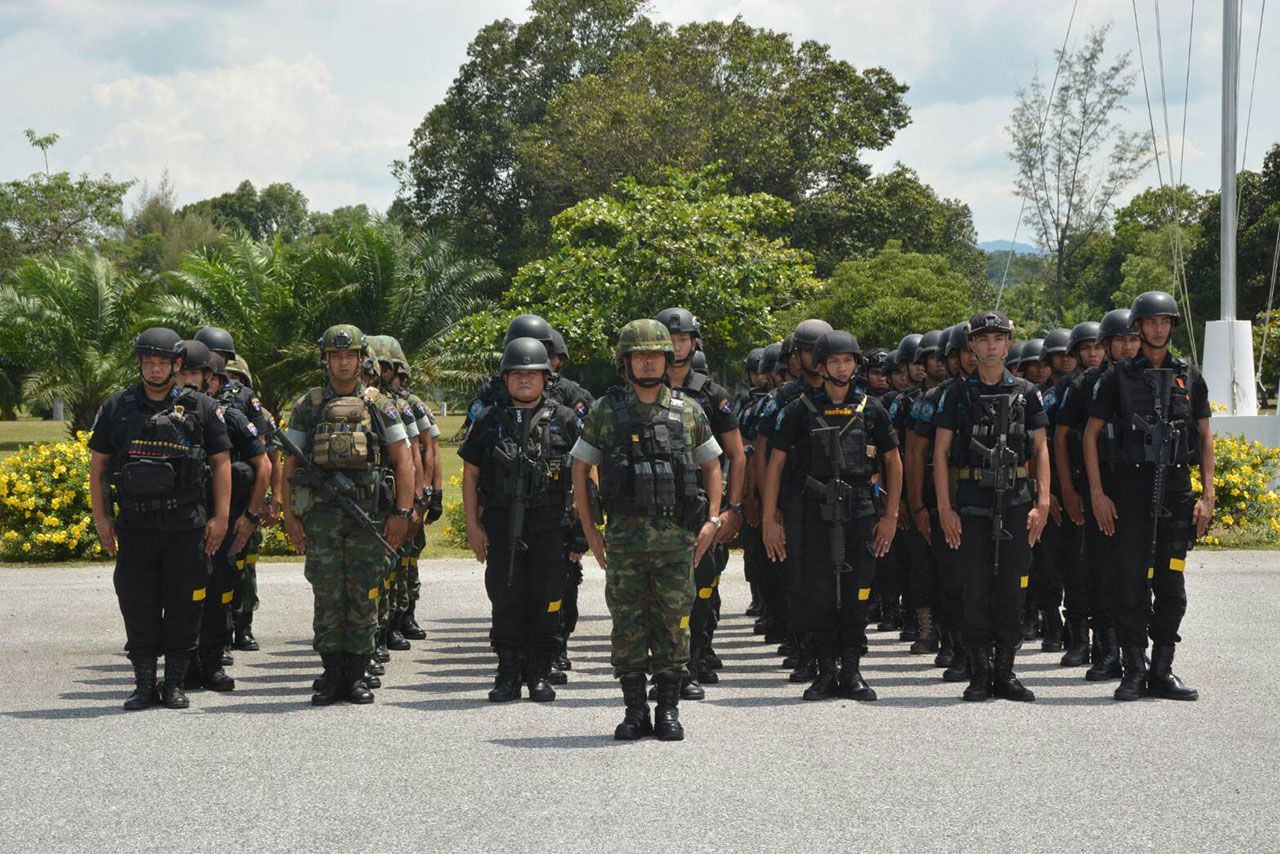 แถวทหารพร้อมเพรียง