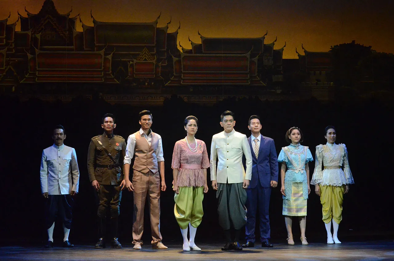 ทีมนักแสดง "สี่แผ่นดิน เดอะมิวสิคัล" ปี 2560