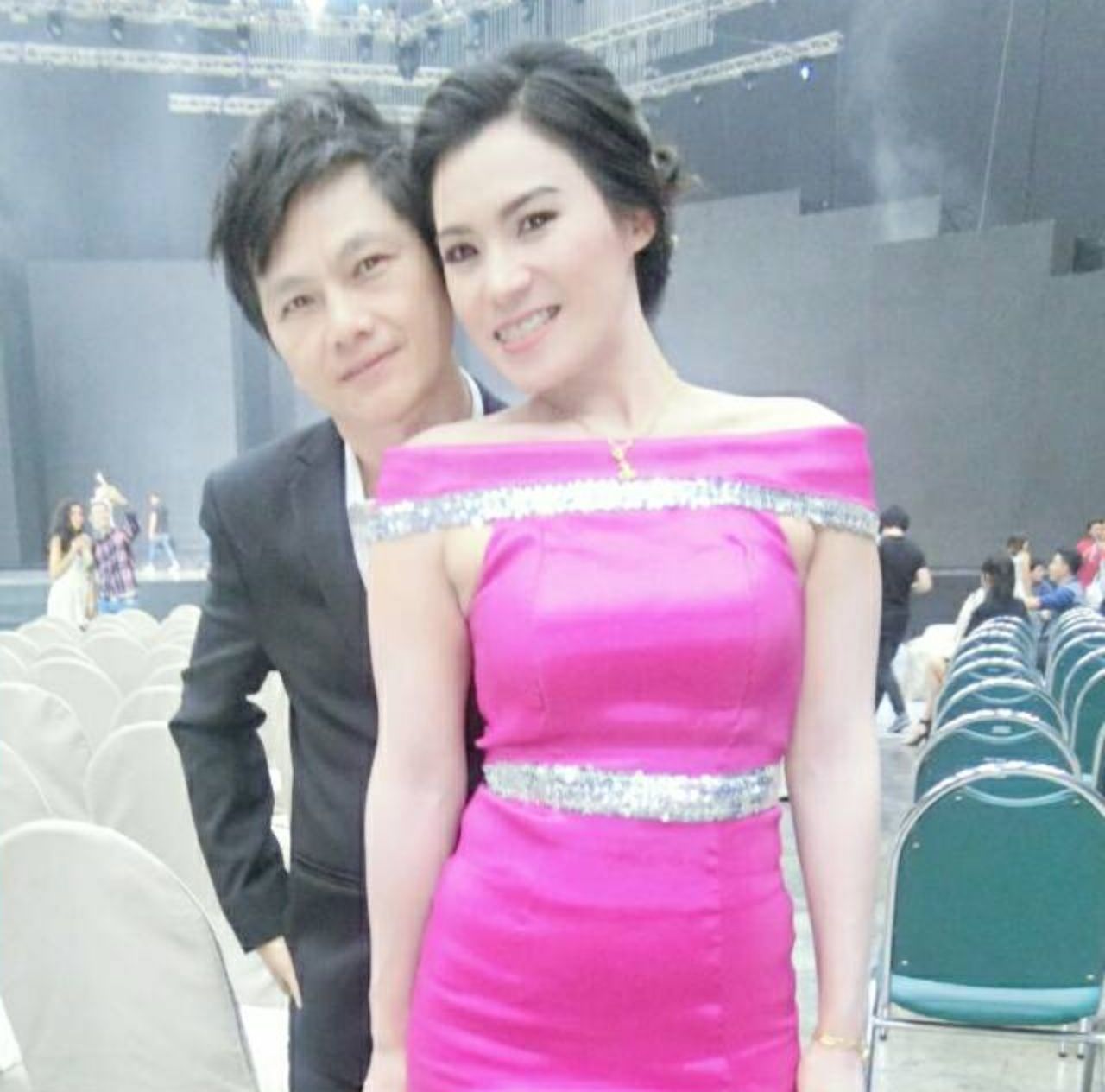 คู่สามีภรรยาน้ำใจประเสริฐ