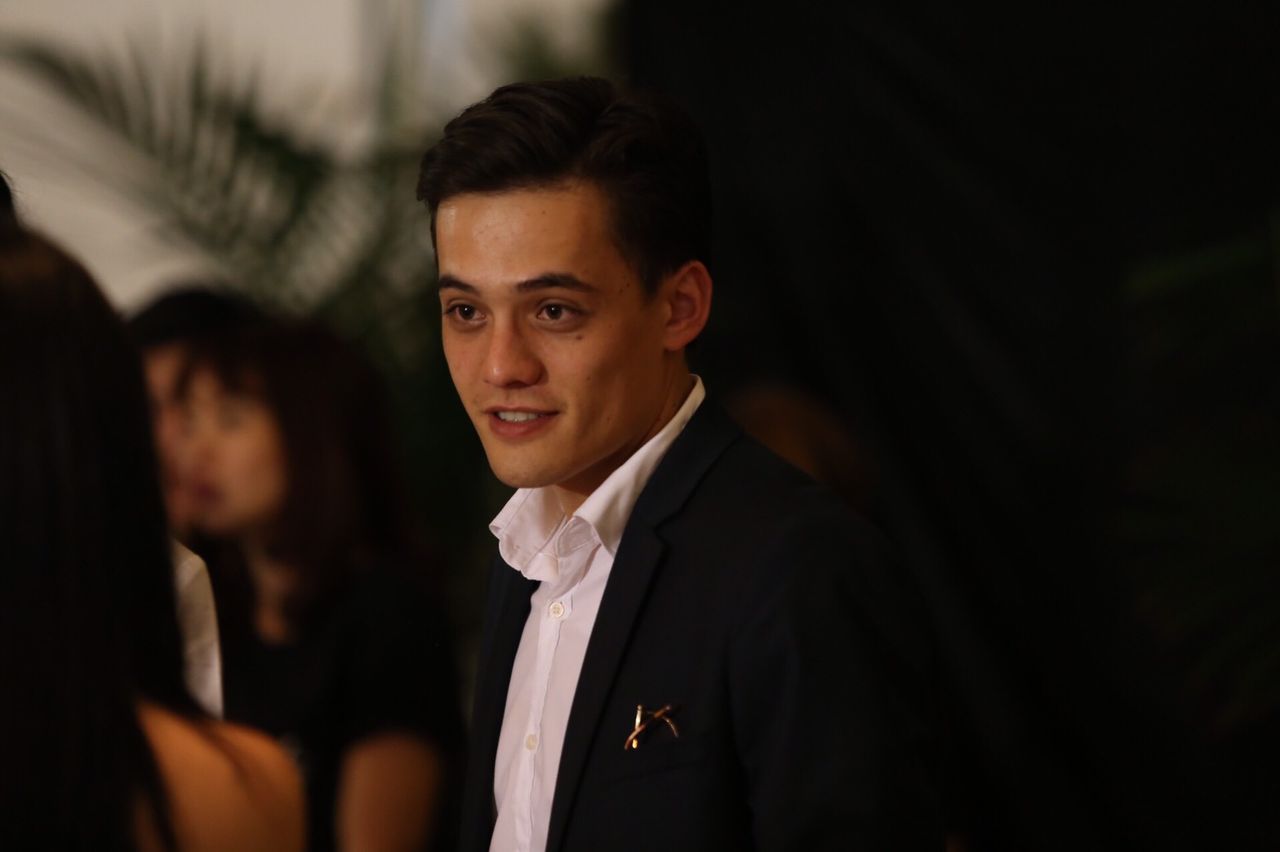 หล่อระดับพระเอกเลยนะเนี่ย