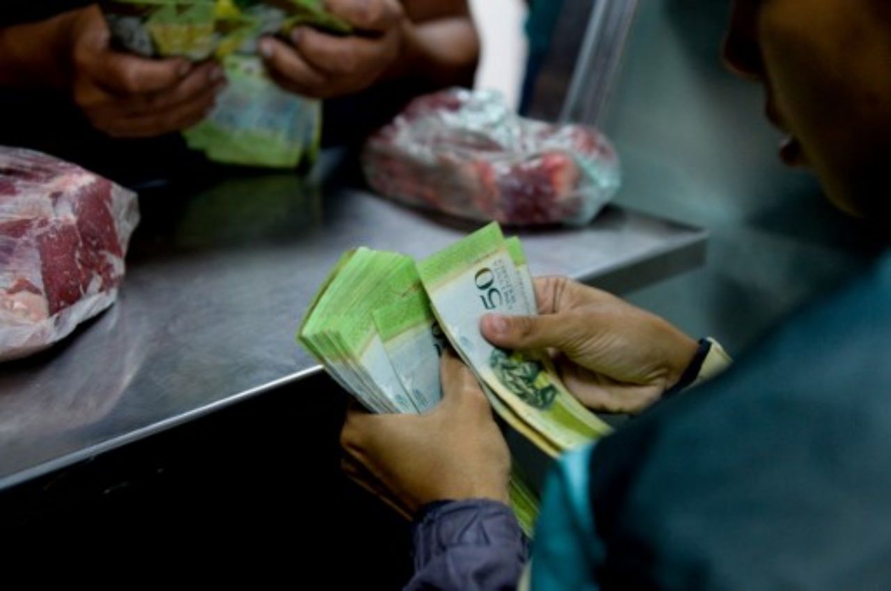 ค่าเงินตกต่ำ ซื้อของที ต้องพกเงินเป็นฟ่อน