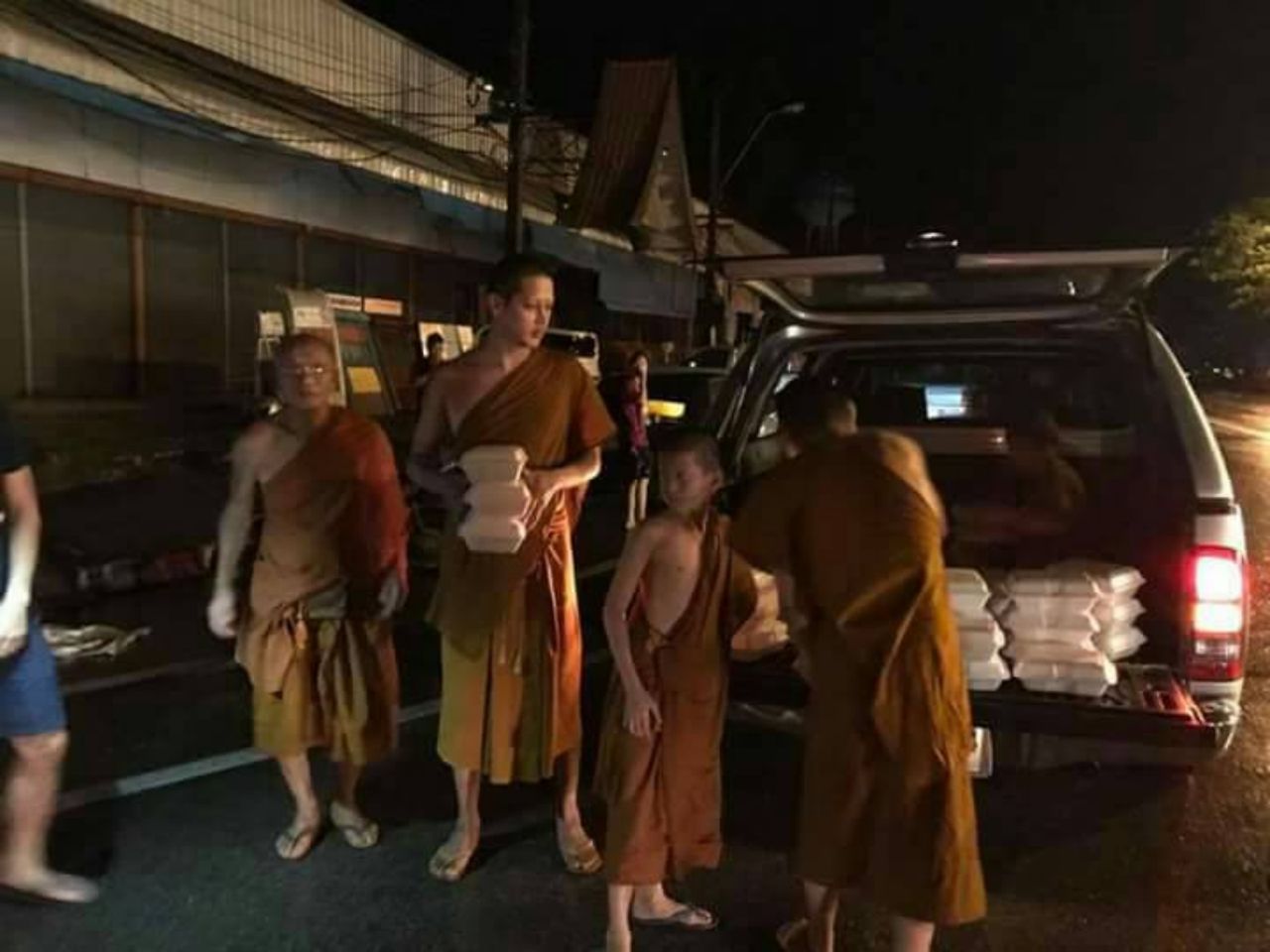 เครดิตภาพจาก เฟซบุ๊ก สิ้นโลก เหลือธรรม