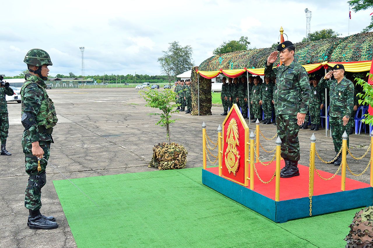 ผบ.ร.13 กล่าวรายงานต้อนรับ มทภ.2