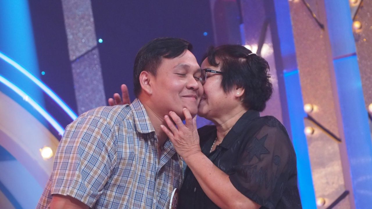 รักแท้มีจริง หนุ่ม 36 เมีย 62 อายุห่างกัน 26 ปี!