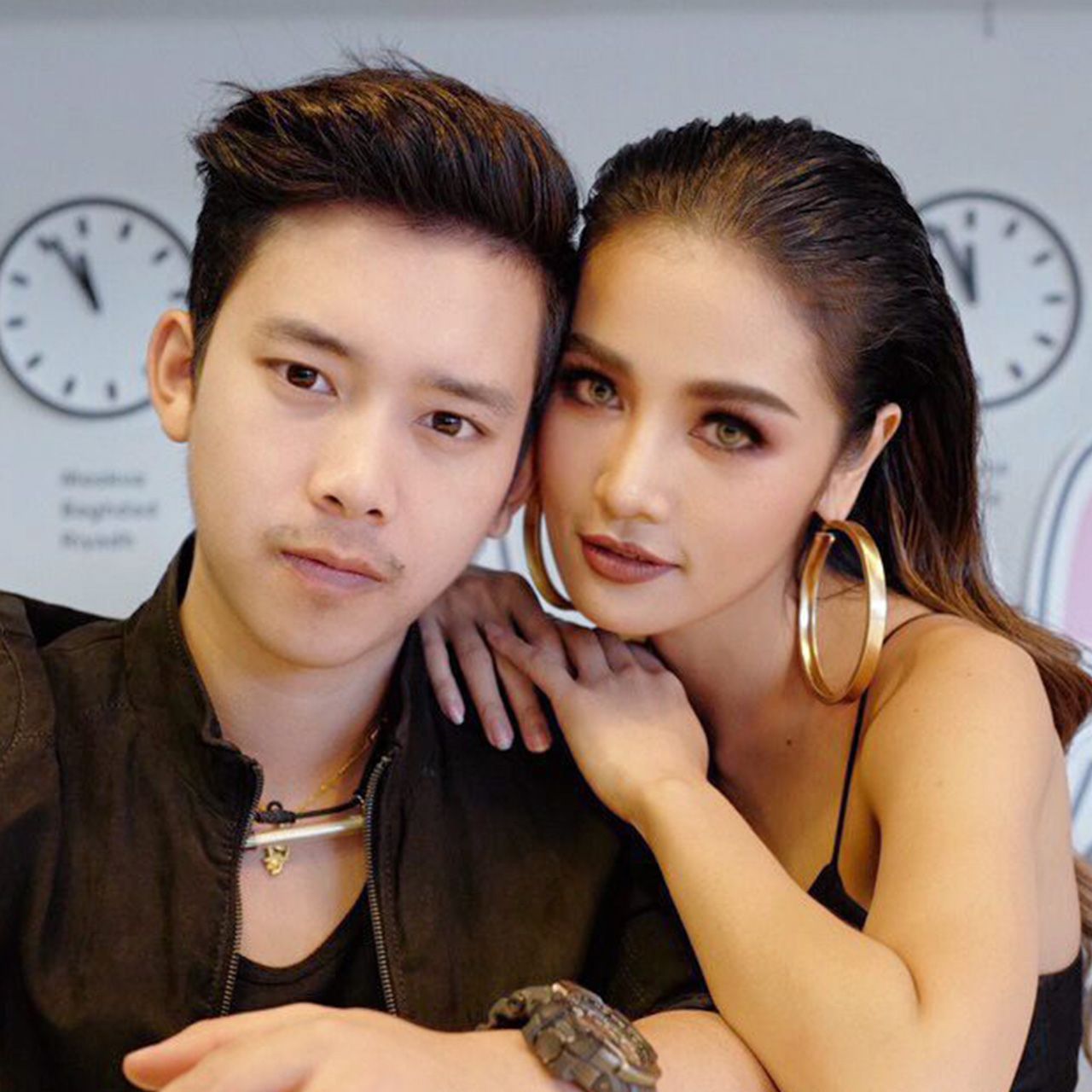 ไปเที่ยวกระบี่ กระแต อาร์สยาม ลงภาพชุดว่ายน้ำชวนเล่นนํ้า ในไอจี หนุ่มเบิ้ล ปทุมราช ยังแวะมาคอมเมนต์ ป๊าด! เผ็ชขนาดพี่เบิ้ลถึงกับป๊าดดด ก้น (เข้าให้) เลย!!