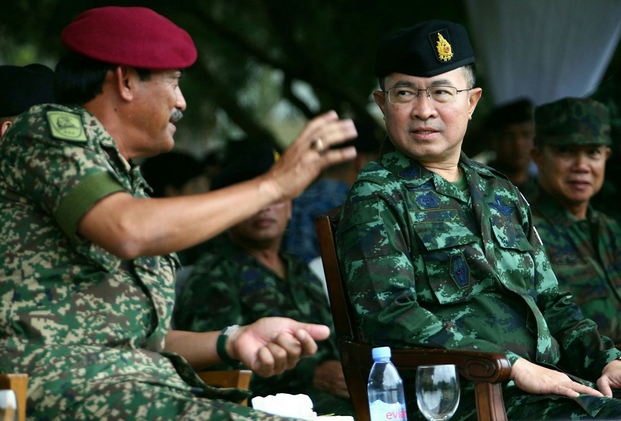 สนทนาชื่นมื่น