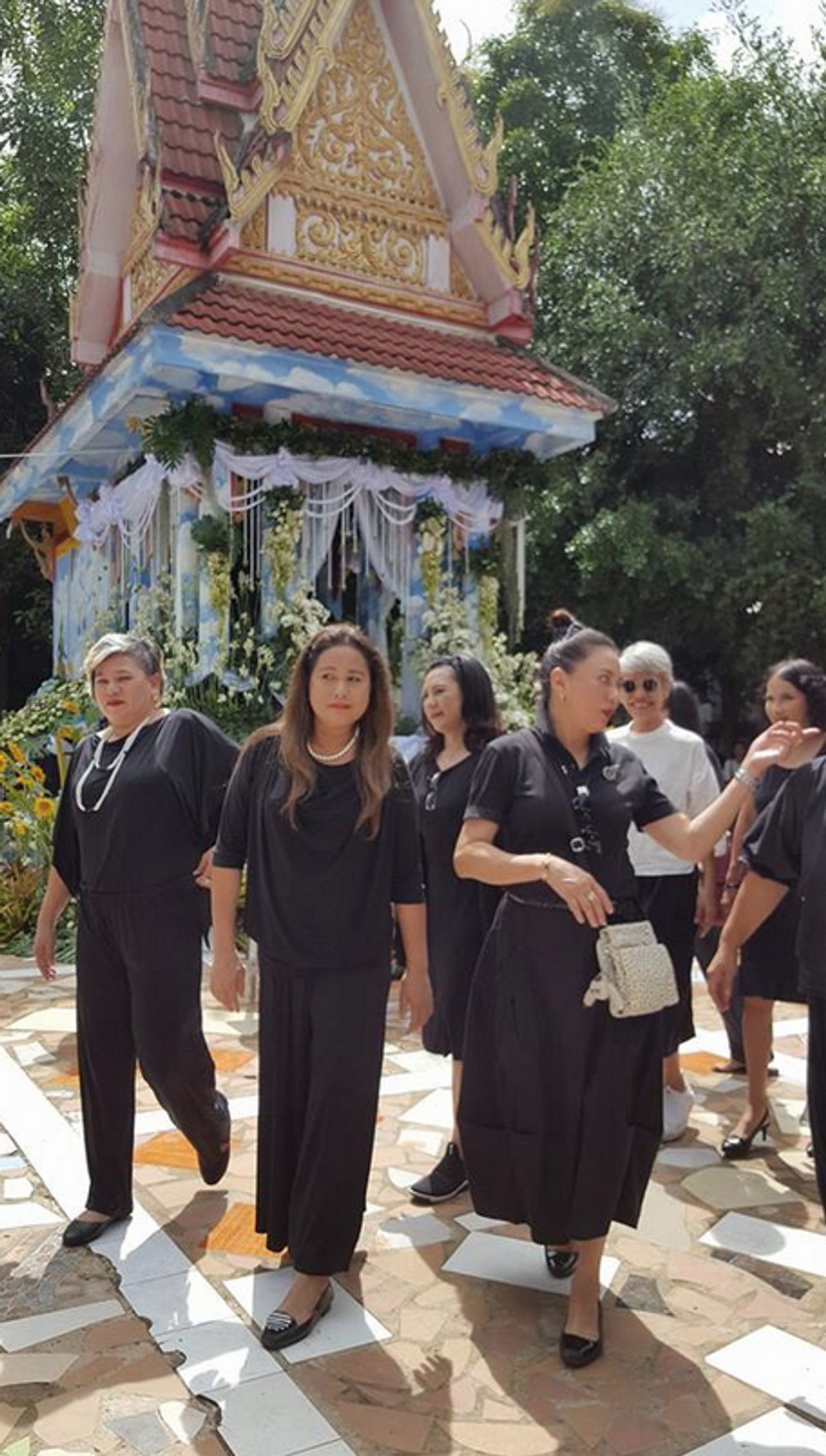 ภาพจากเฟซบุ๊ก Suttira Klinsrisuk