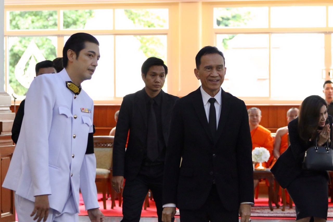 เศรษฐา ศิระฉายา