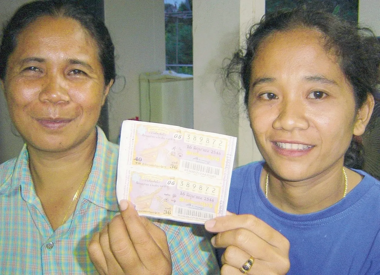 นี่สิมหาเฮง! ย้อน 6 ที่สุดโคตรคนดวงดี ถูกหวยรวยอื้อซ่าเกือบ 100 ล้าน