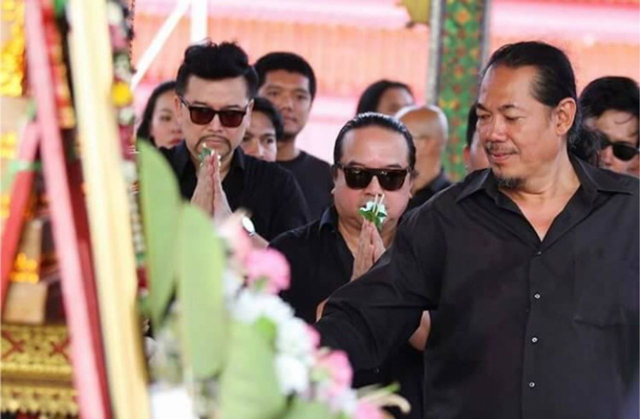 โป่ง หินเหล็กไฟก็มา ภาพจากเฟซบุ๊กToei HiRock Khongsamai