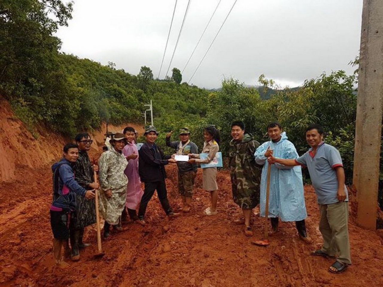 ภาพจากเฟซบุ๊ก ส่องกล้องมองอมก๋อย