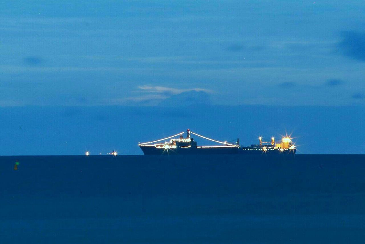 ยามค่ำคืนกลางทะเลพัทยา