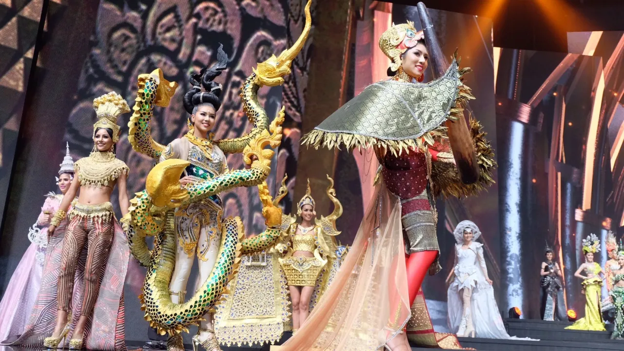 ไม่ใช่ที่ 1 แต่ความรู้สึกยิ่งกว่าที่ 1 โอ๊ต สร้างสรรค์ชุดพญานาค ตะลึงตา 