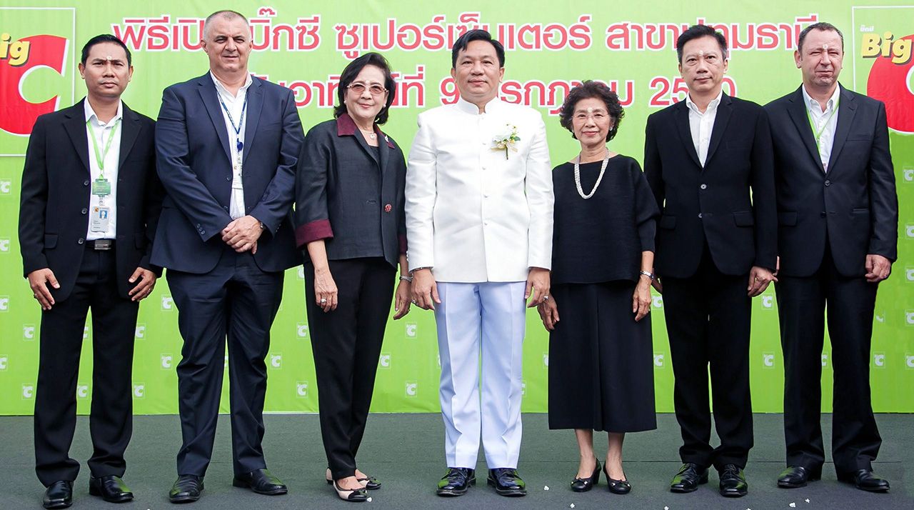เปิดเพิ่มอีก นิรัตน์ พงษ์สิทธิถาวร รอง ผวจ.ปทุมธานี เป็นประธานเปิด “บิ๊กซี ซูเปอร์เซ็นเตอร์” สาขาปทุมธานี ไฮเปอร์มาร์เก็ตลำดับที่ 133 พร้อมโรงภาพยนตร์และร้านค้าชั้นนำมากมาย โดยมี วิภาดา ดวงรัตน์, แกรี่ ฮาร์ดี้ และ อรรถพล อุไรไพรวัน มาร่วมงานด้วย ที่ จ.ปทุมธานี วันก่อน.