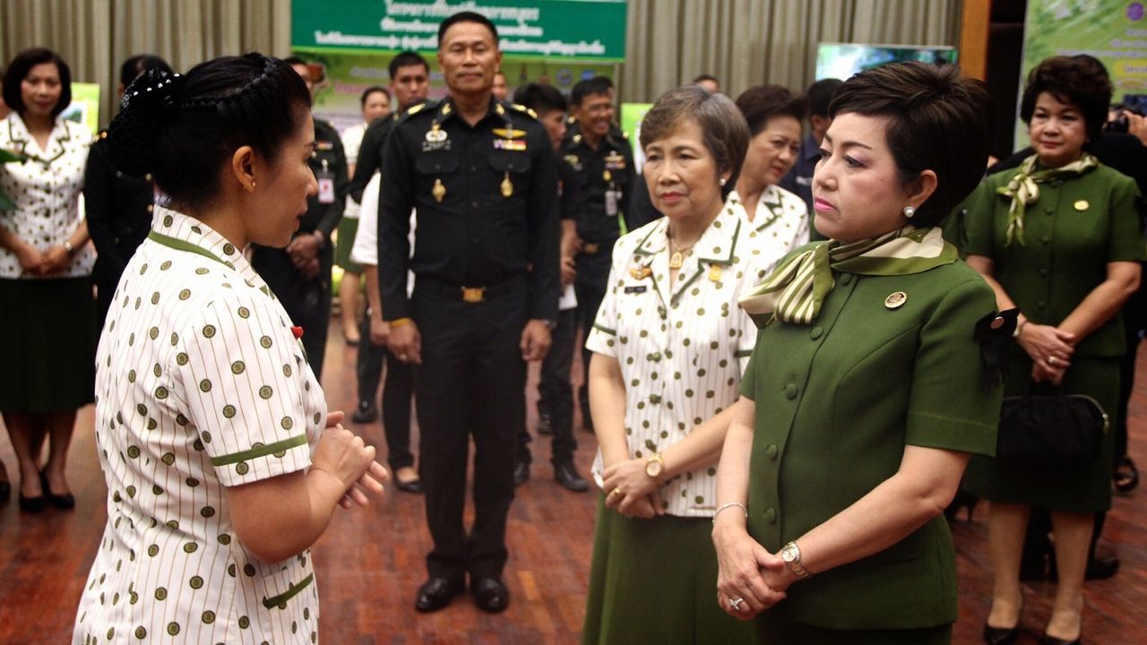 ชมโครงการอาชีพเสริมภูมิปัญญาท้องถิ่น